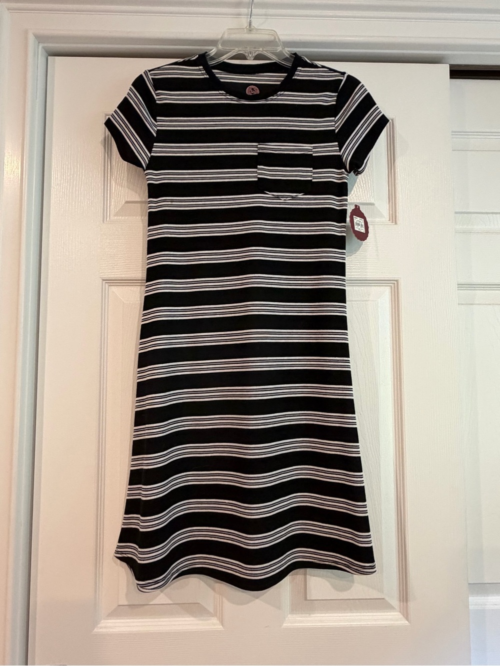 SO Striped Black and White Short Sleeve Women's (Juniors) Dress. Size S